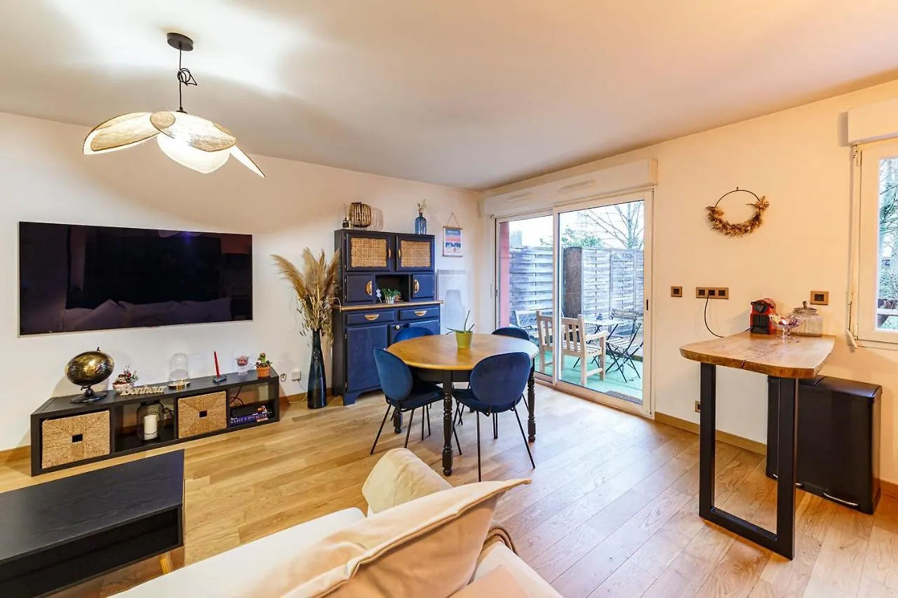 Le Saint Cyr - Bel Appartement, Parking & Terrasse Rennes