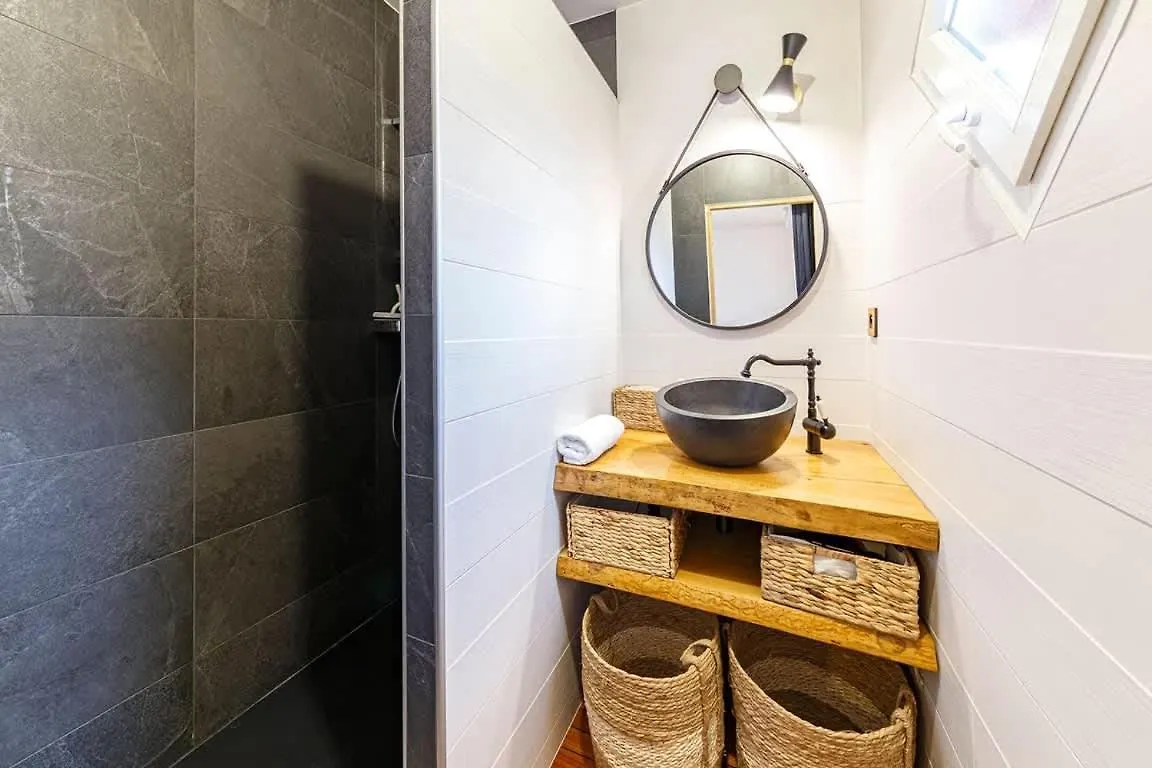 Le Saint Cyr - Bel Appartement, Parking & Terrasse Rennes Appartamento